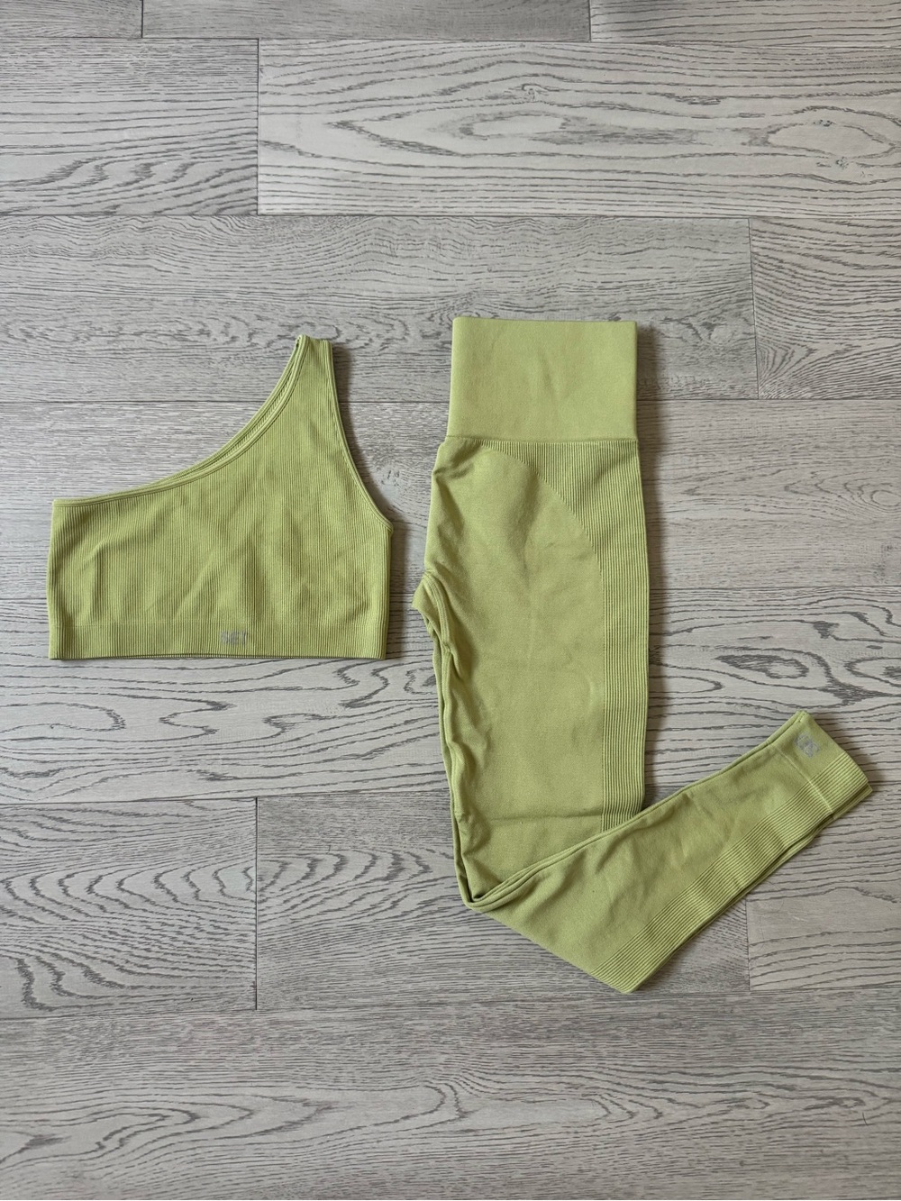 Seamless One-Shoulder Sports Bra & High-Waist Leggings Set - Chartreuse
